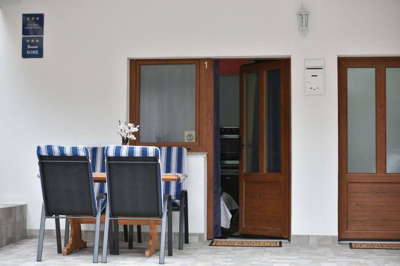 Apartments Song Of Joys ماكارسكا المظهر الخارجي الصورة